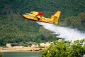 Löschflugzeug am Lago di Corbara